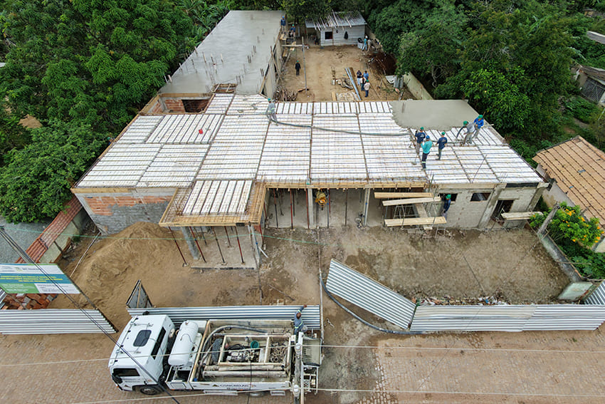 Brejo Grande ganha escola nova: construção de prédio de dois andares já está na fase da laje