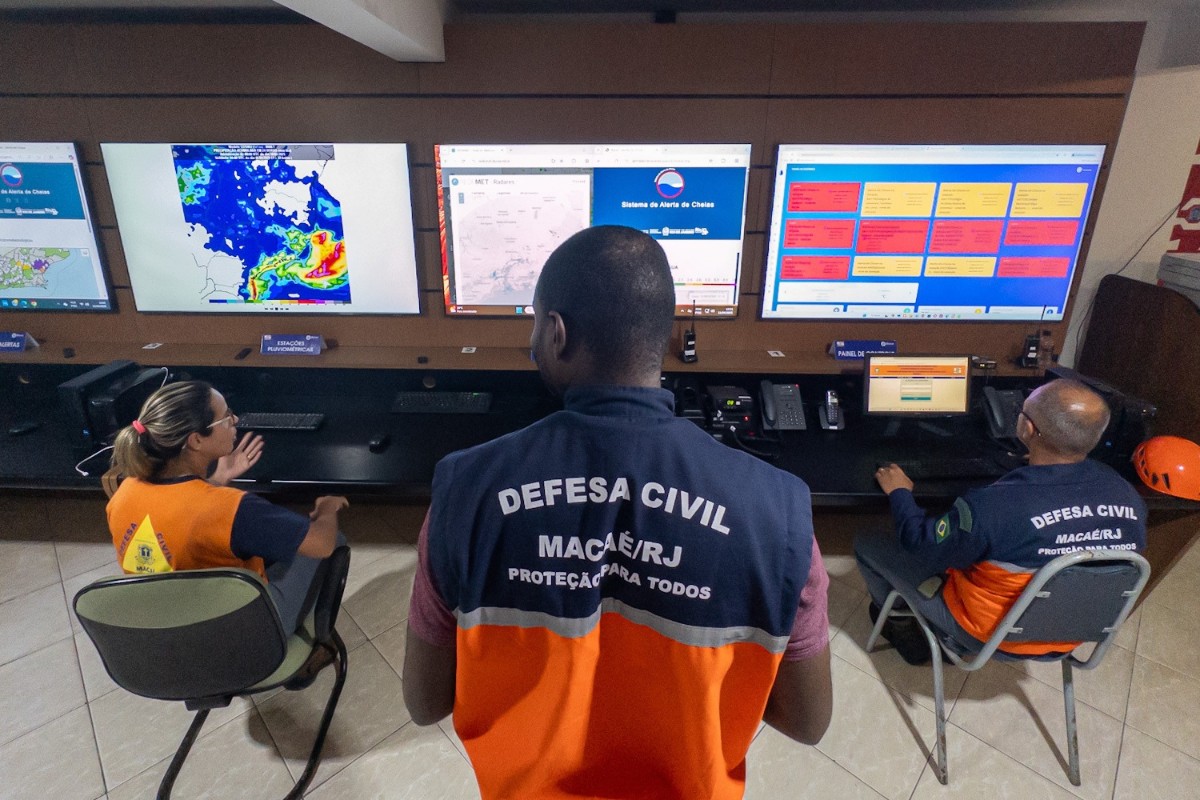 Chuvas no RJ: Defesa Civil e Bombeiros seguem em alerta com risco alto em Macaé e Rio das Ostras