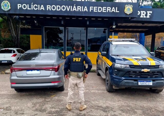 Carro clonado com placa adulterada é flagrado na BR-101 e motorista vai preso em Campos