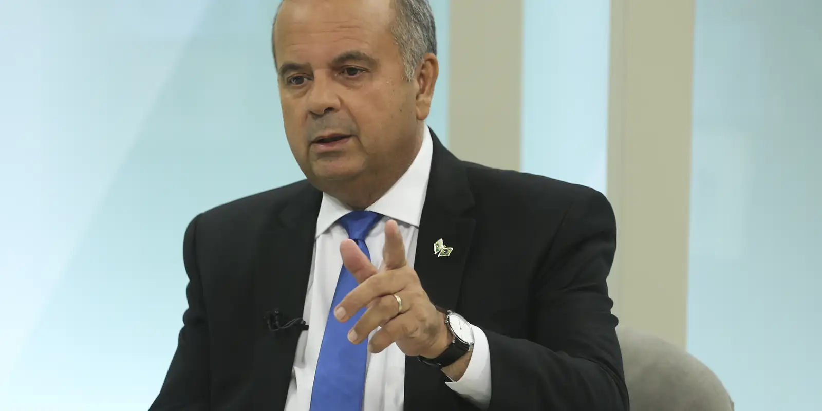 Sem provas de fraude, líder governista no Senado reconhece limites da tese de Flávio Bolsonaro