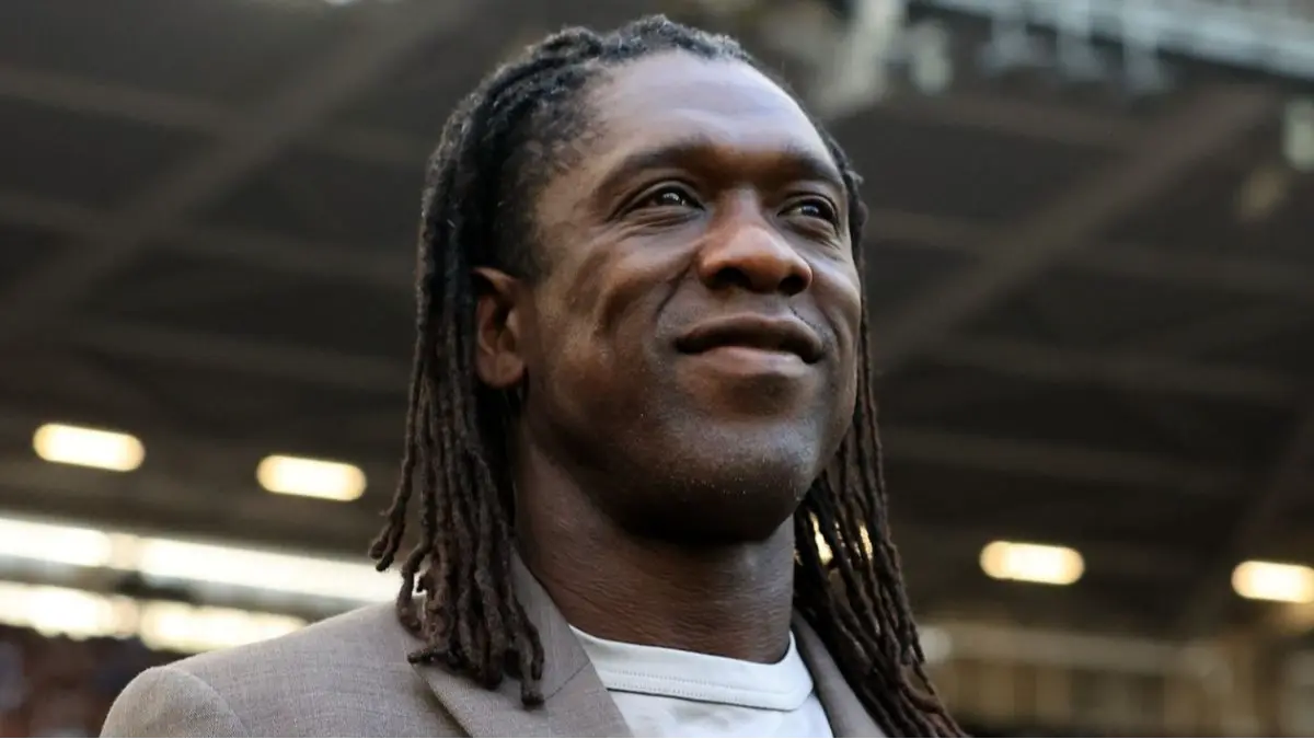 Seedorf desembarca no Brasil nesta quarta e comanda primeiro treino no Corinthians