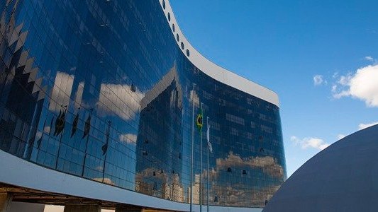 Plataforma de Zuckerberg rebate suspeita de privilégio a um dos presidenciáveis perante a Justiça Eleitoral