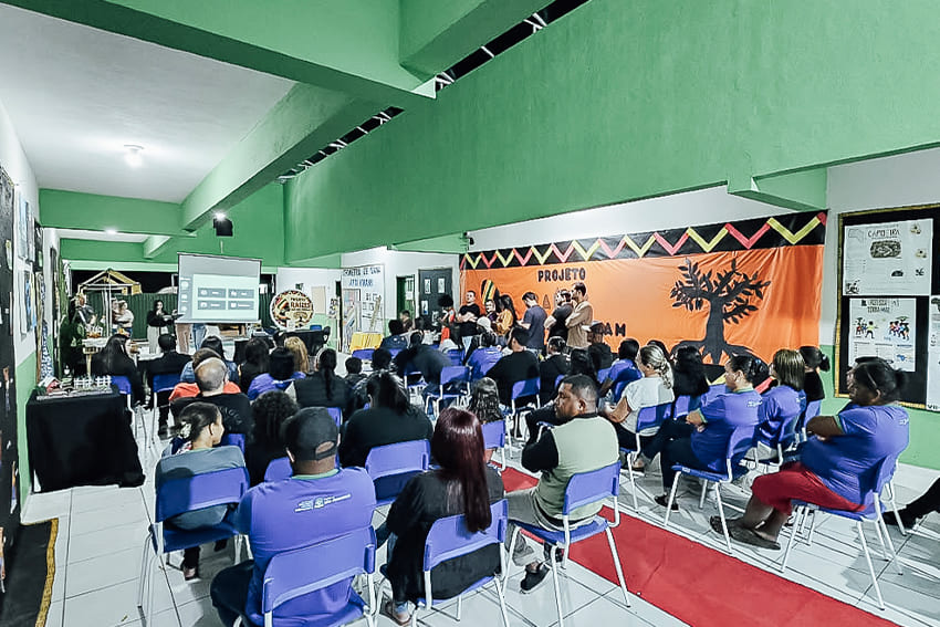 Escola de Travessão de Barra encerra com festa cultural o projeto que resgata a memória dos antepassados entre alunos da EJA