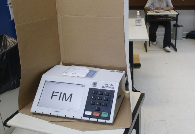 Após decisão de Zanin, urnas com votação prolongada computam cerca de 5 mil sufrágios no segundo turno