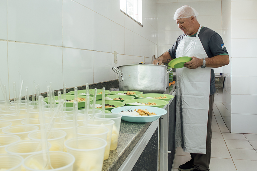 Escola de Amontado recebe palestra sobre hábitos alimentares e checagem de vacinas