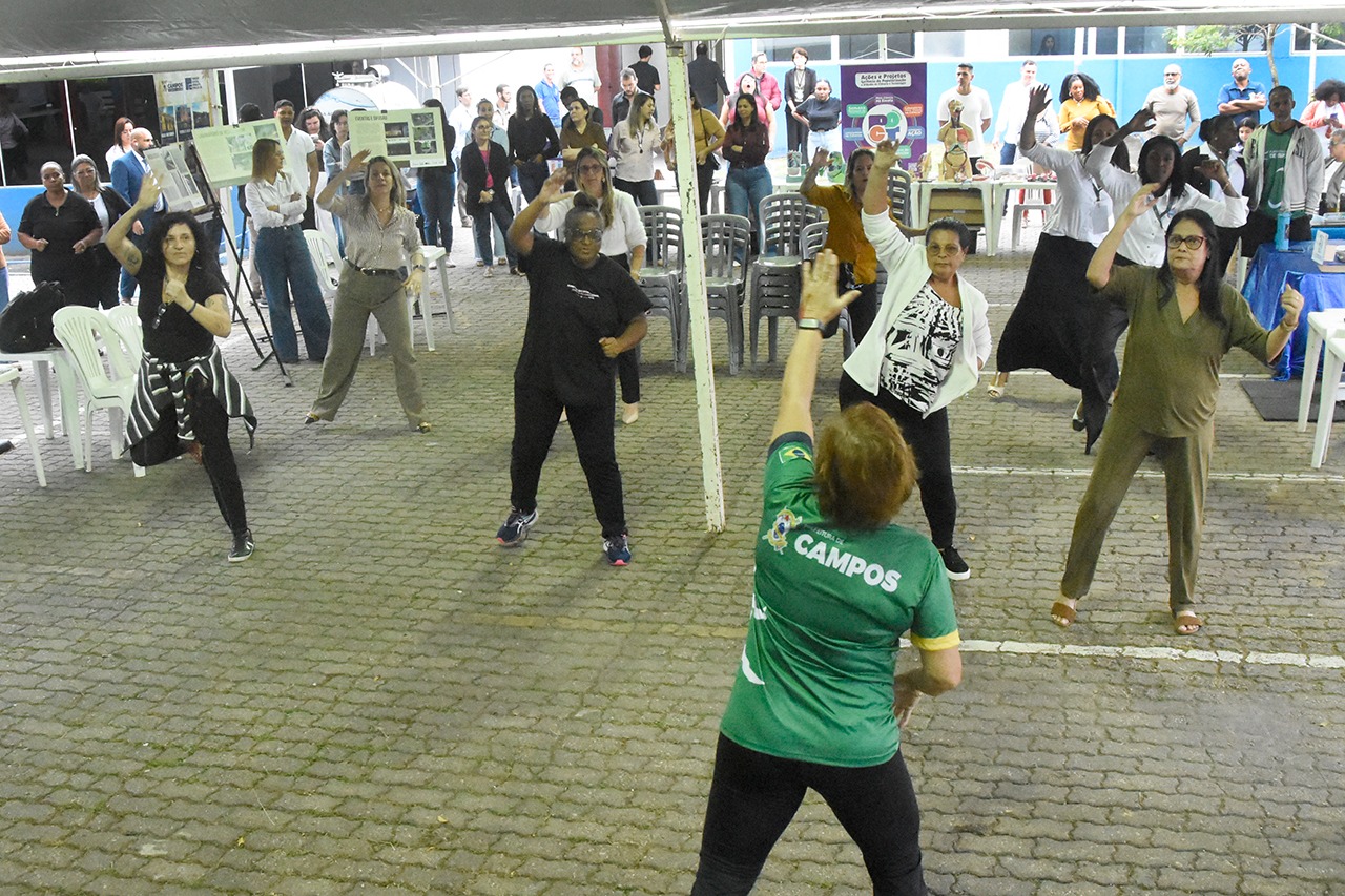 Servidores de Campos ganham tarde de arte, cuidado com a saúde e adoção de animais durante programação especial