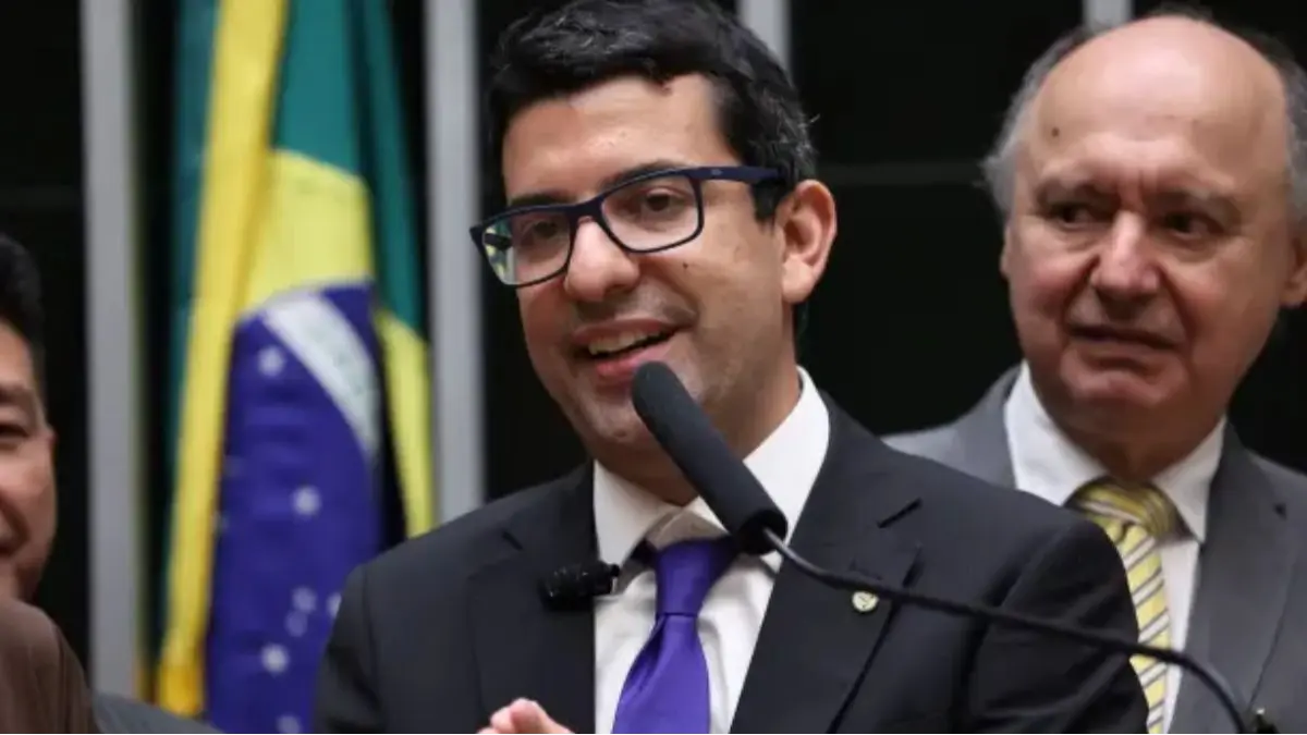 PF faz buscas contra Marcelo Queiroz em nova etapa da Castratio, que apura contratos de R$ 200 milhões