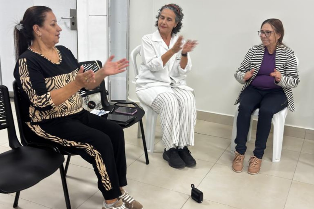 Dança para idosos e adultos em hemodiálise ganha espaço no HGG com apoio da terapia ocupacional