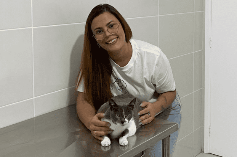 Outubro Rosa também pede atenção aos pets: nódulos mamários em cães e gatos exigem avaliação rápida