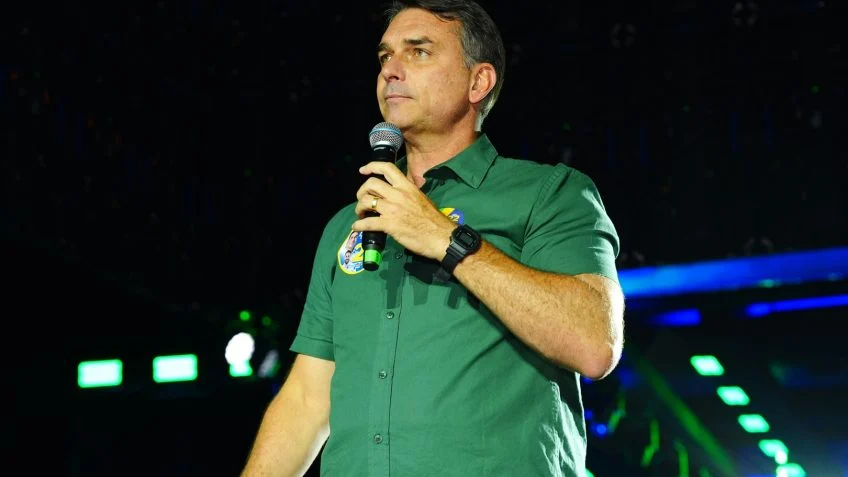 Washington libera visto e entrada de Flávio Bolsonaro e da família em território americano