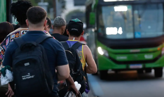 Pedido ao STF quer garantir ônibus de graça para eleitores no domingo do 2º turno em todo o país