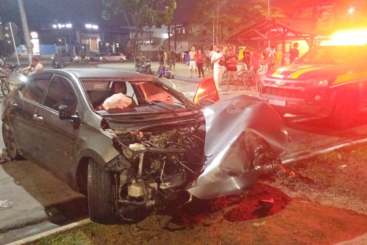 Perseguição policial em Campos termina com prisão de motorista em carro roubado e placas adulteradas