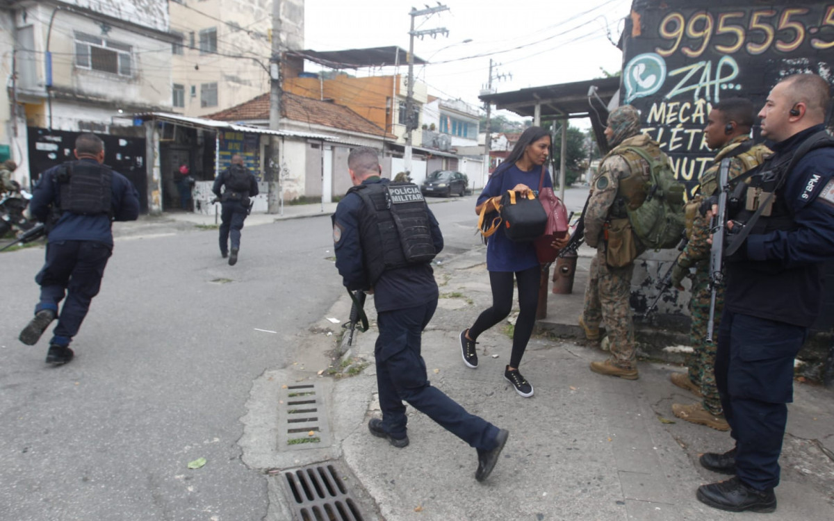 Zona Norte do Rio vive dia de medo: blindados travados, veículos em chamas e ocupação policial em Madureira