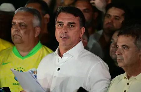 Flávio Bolsonaro rejeita resultado do 2º turno e promete levar anulação da disputa à Justiça