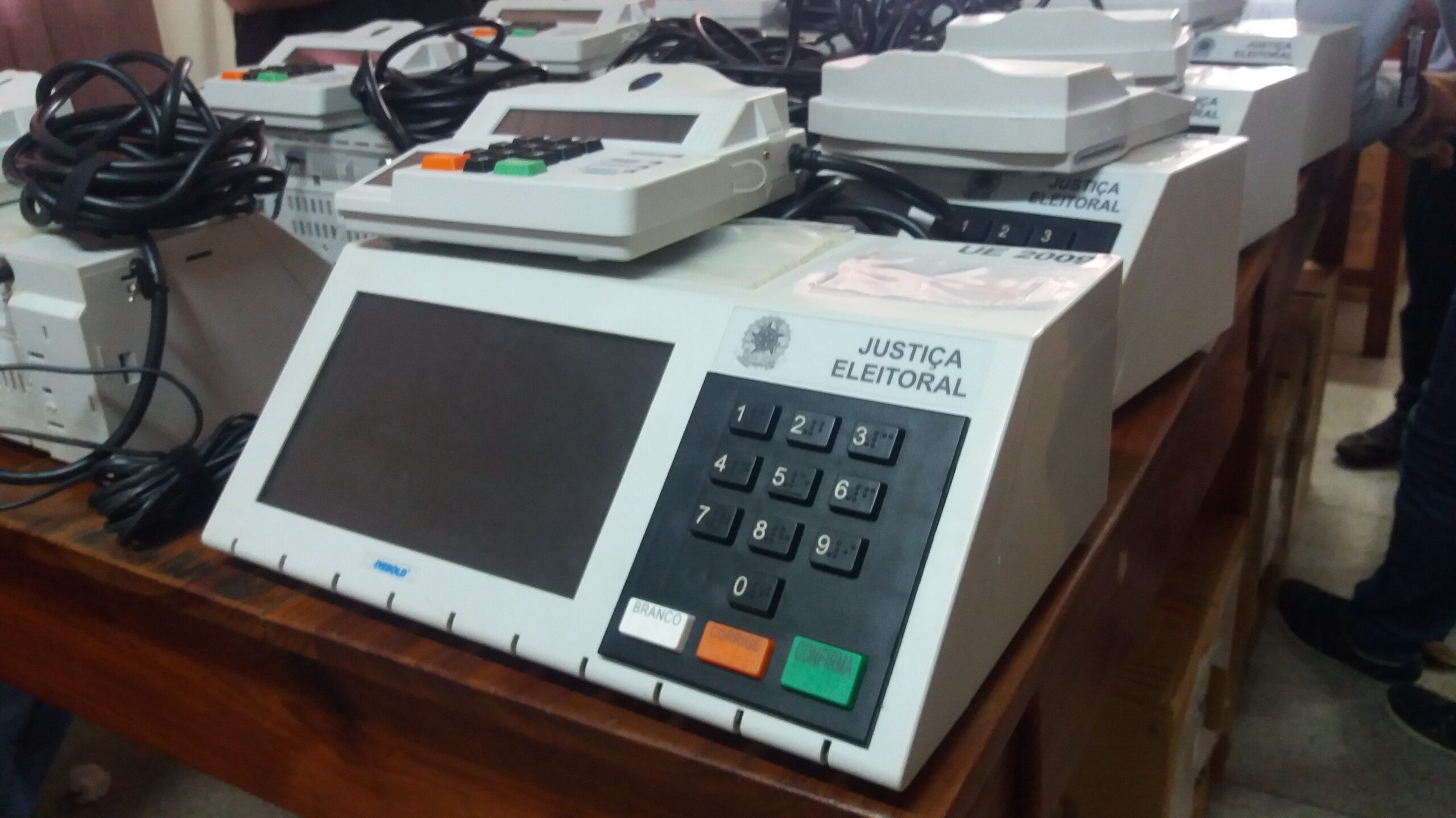 Avós do interior e das capitais convocam netos e filhos a voltar às urnas no segundo turno