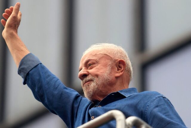 Após disputa apertada, eleitorado devolve a Presidência a Lula e Flávio Bolsonaro fica para trás