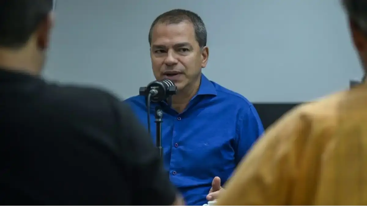 Prefeito de Campos anuncia apoio a Flávio Bolsonaro no segundo turno e diz que prioridade é o município