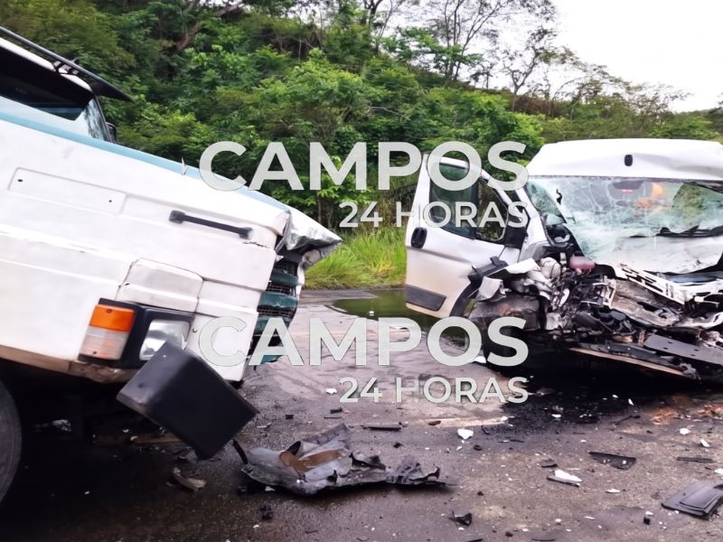 Batida de frente com van e caminhão em São Fidélis termina em óbito e deixa rapaz de 19 anos internado em situação delicada
