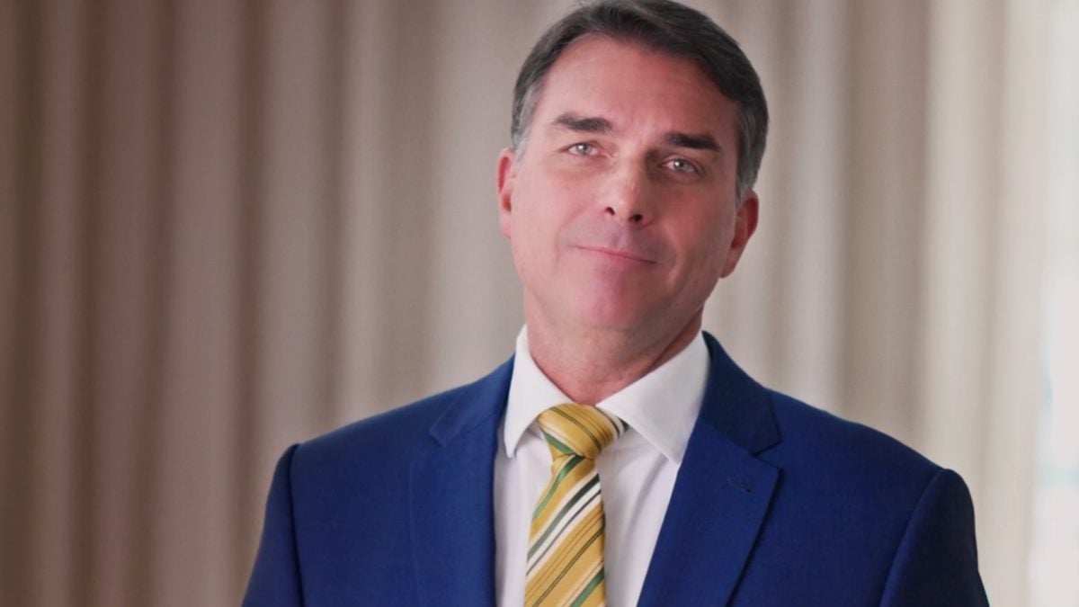Após derrota de Lula no segundo turno, senador do PL-RJ deixa o país rumo à Flórida