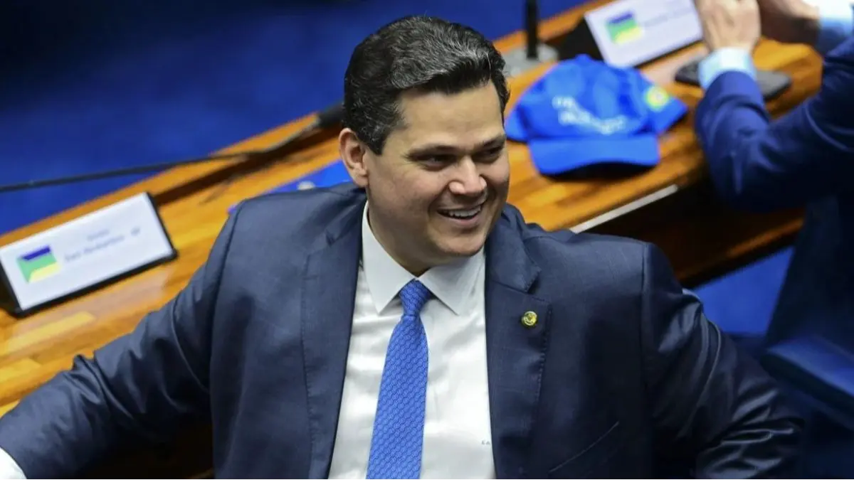 Com apoio de PP e União, Alcolumbre ganha caminho aberto para seguir no comando do Senado