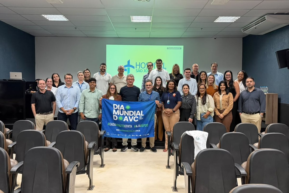 Equipes de 14 cidades do Noroeste ganham treino para reconhecer derrame e agir a tempo