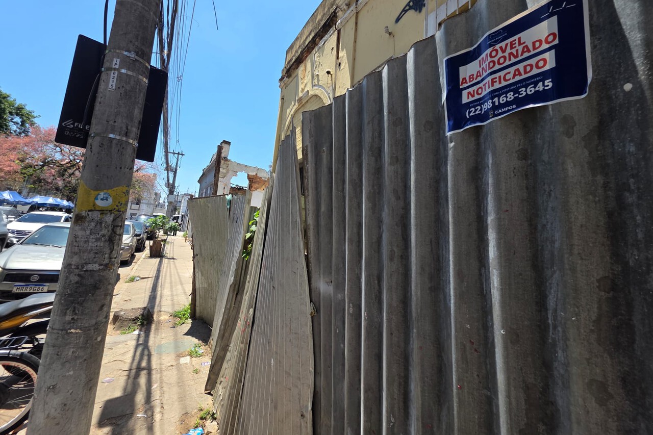 Campos já notificou 1.126 proprietários por abandono de lotes e imóveis; 571 casos seguem dentro do prazo