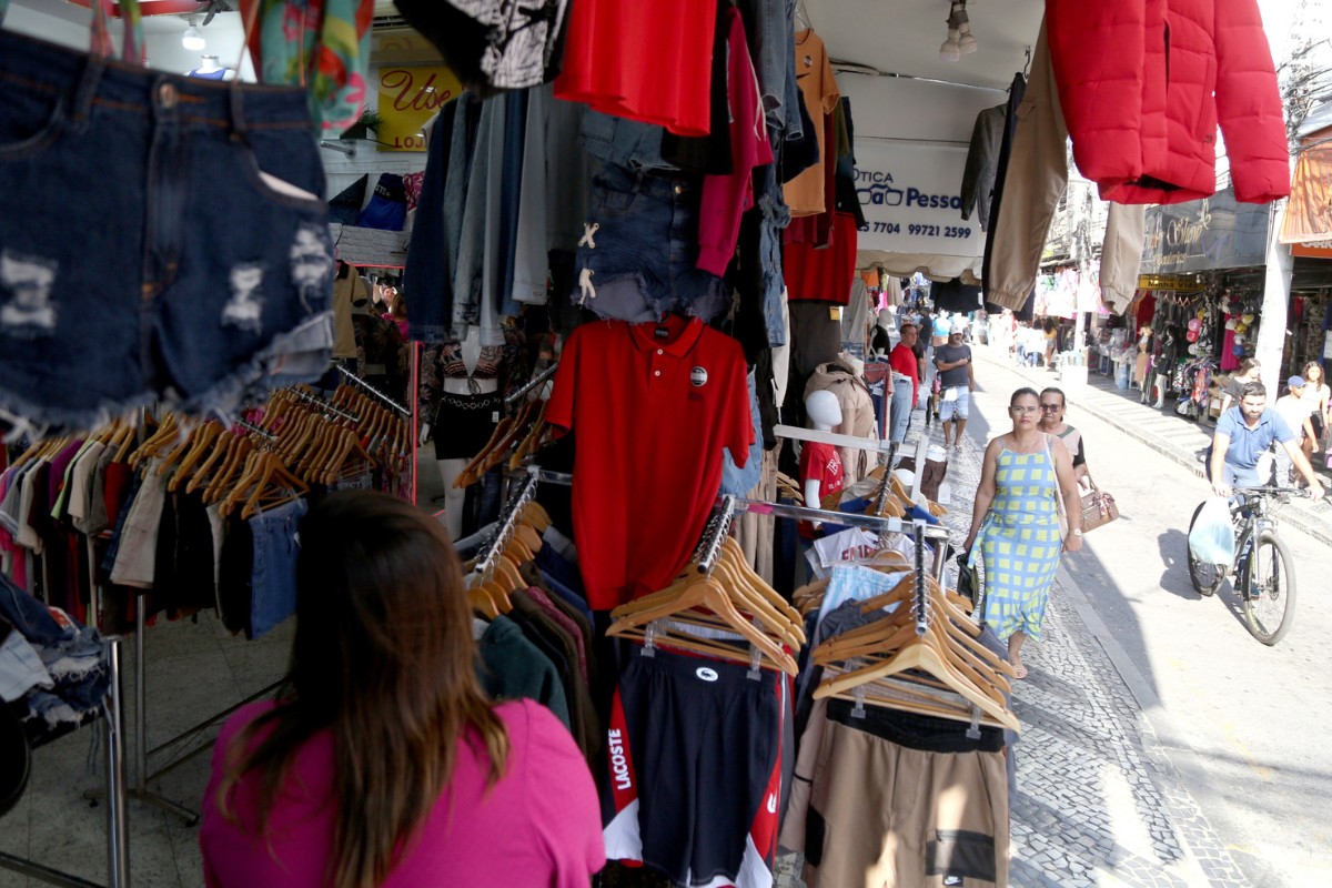 Comércio de Campos pode abrir no Dia do Comerciário, mas sem vendedores na loja