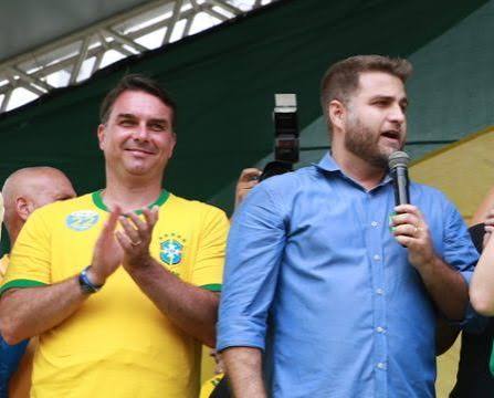 Para Wladimir Garotinho, pressão sobre Flávio Bolsonaro tem ligação com disputa pelo comando do Senado