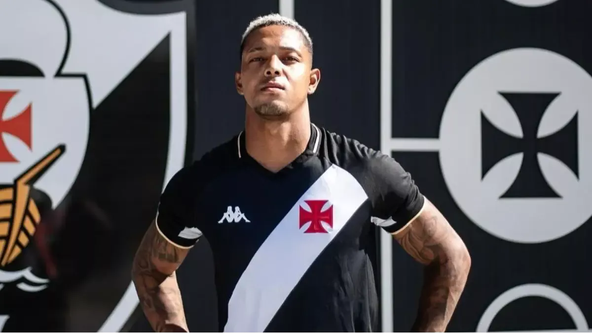 Após intimação, meia-atacante do Vasco envia passaporte à Justiça por meio de representante legal